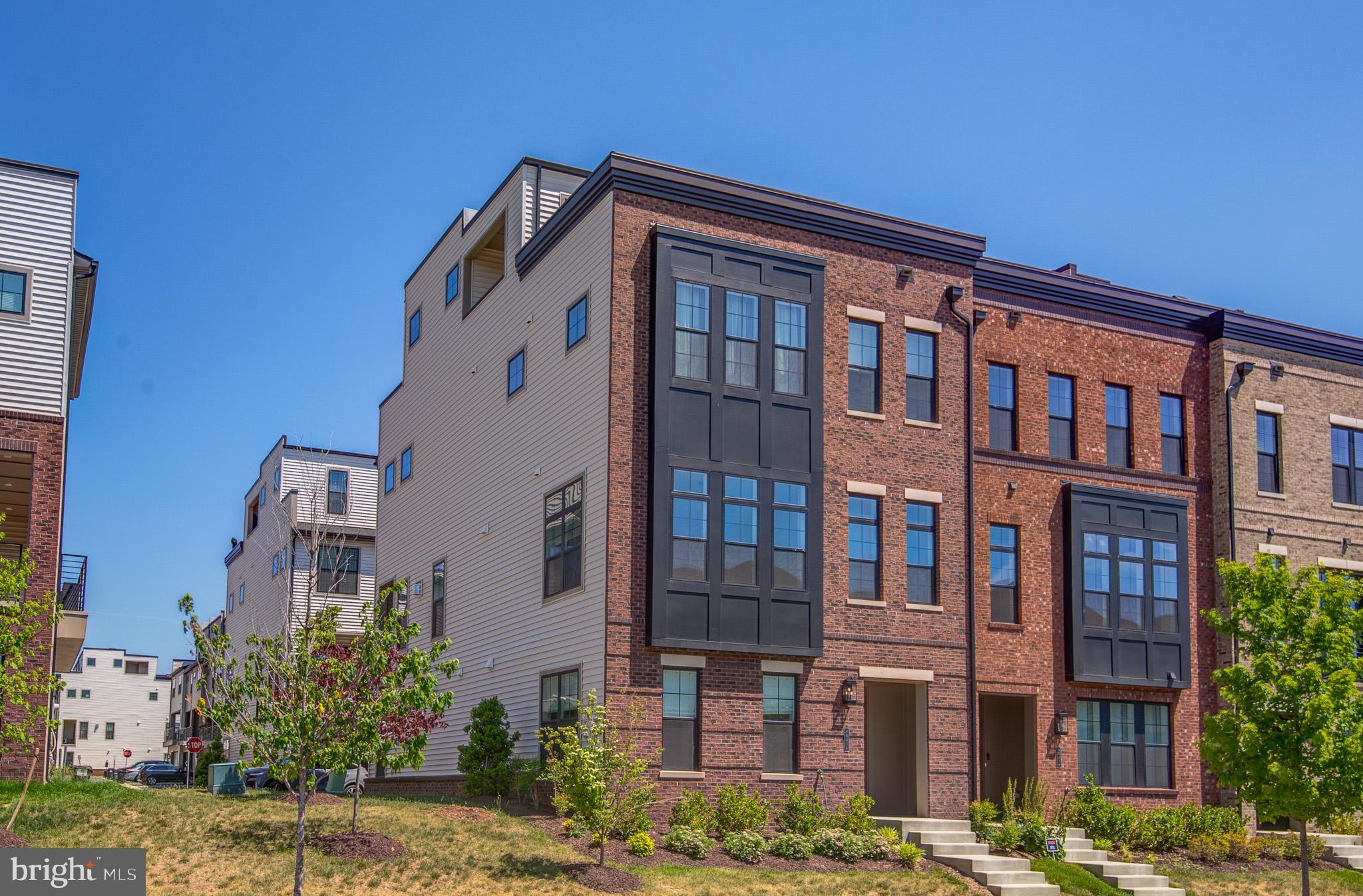 METRO WALK AT MOOREFIELD STATION - Residential