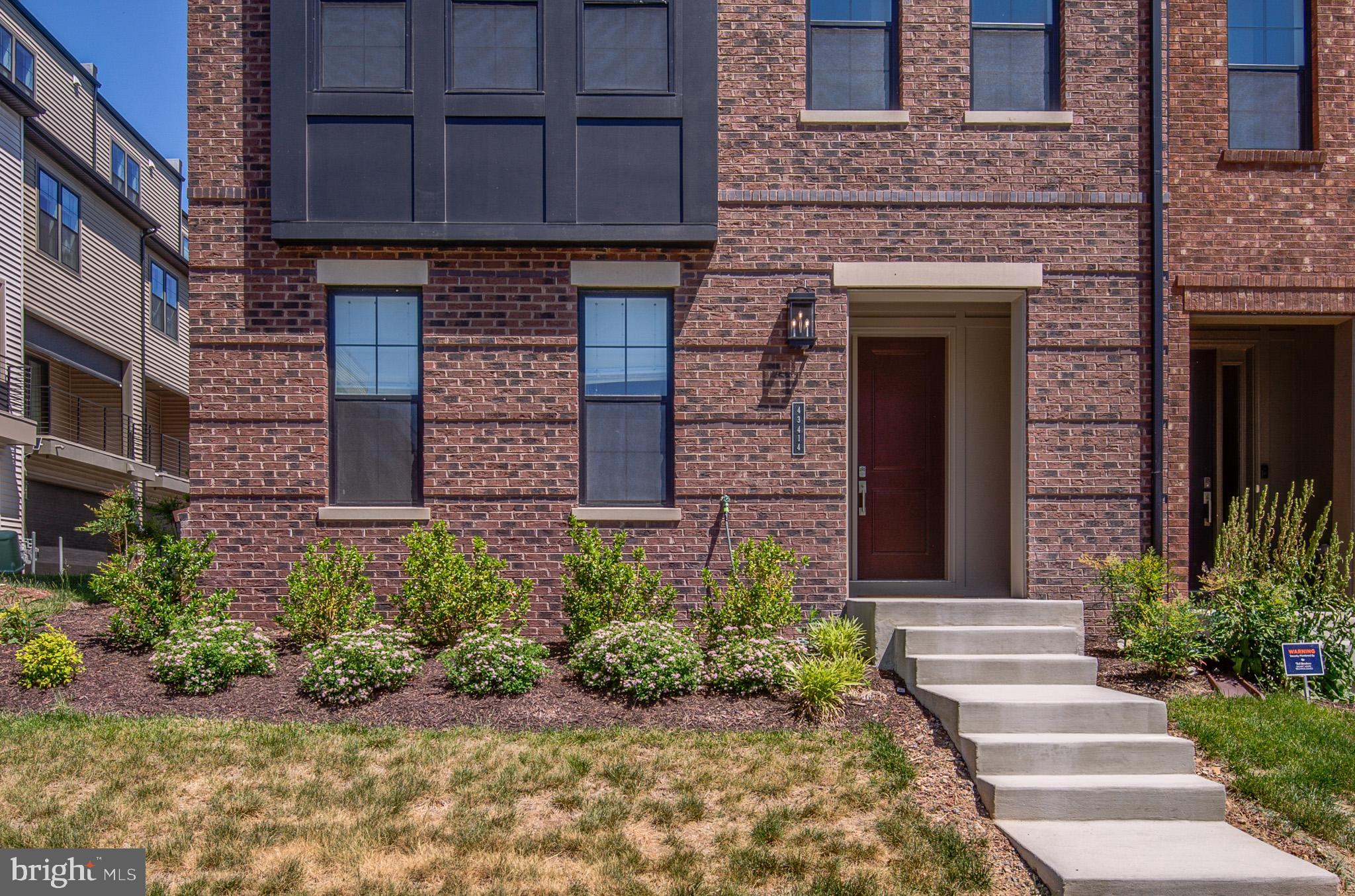 METRO WALK AT MOOREFIELD STATION - Residential