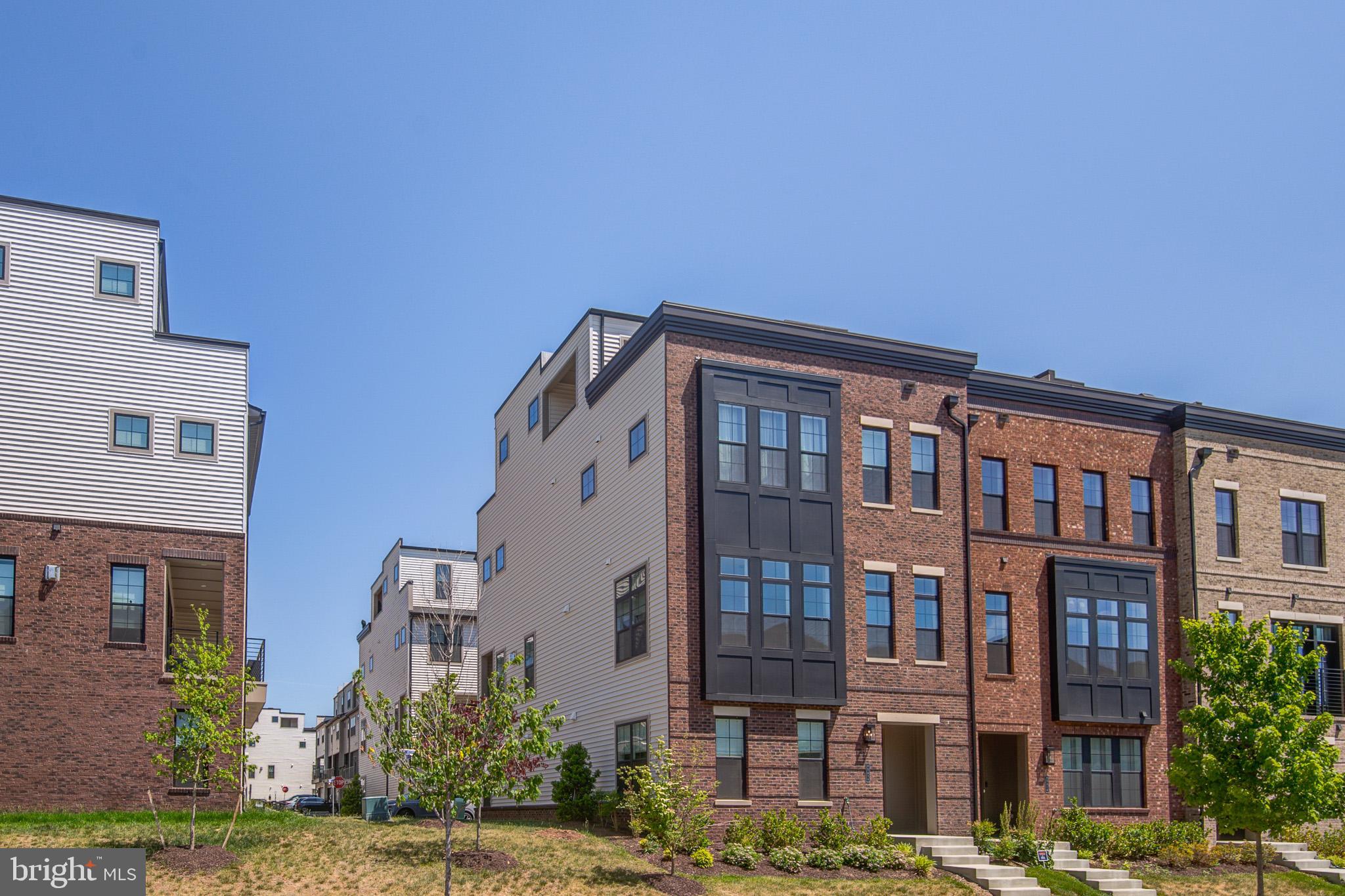 METRO WALK AT MOOREFIELD STATION - Residential