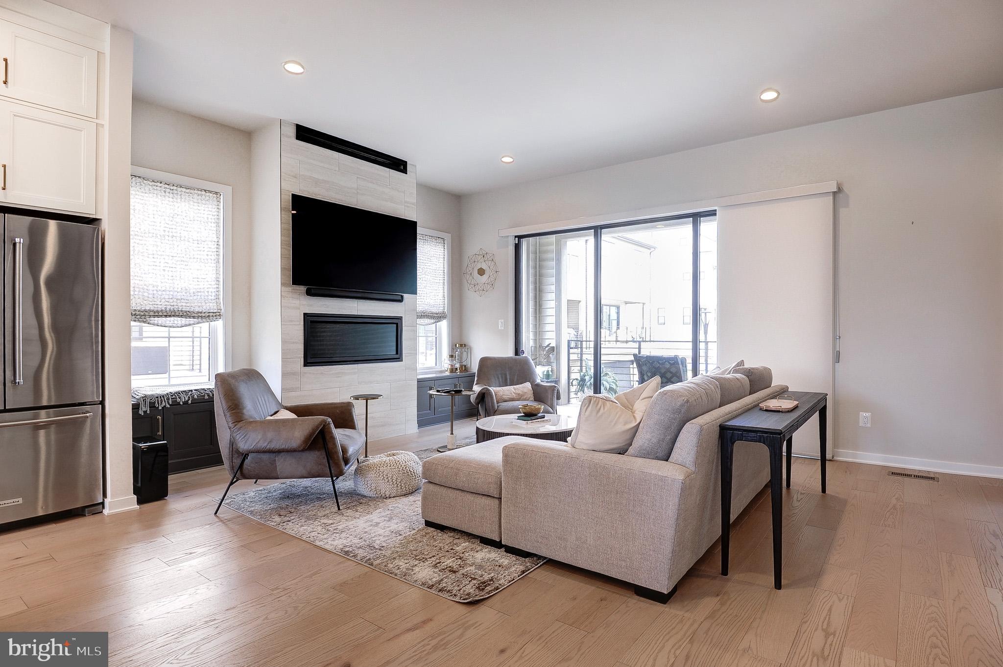 METRO WALK AT MOOREFIELD STATION - Residential