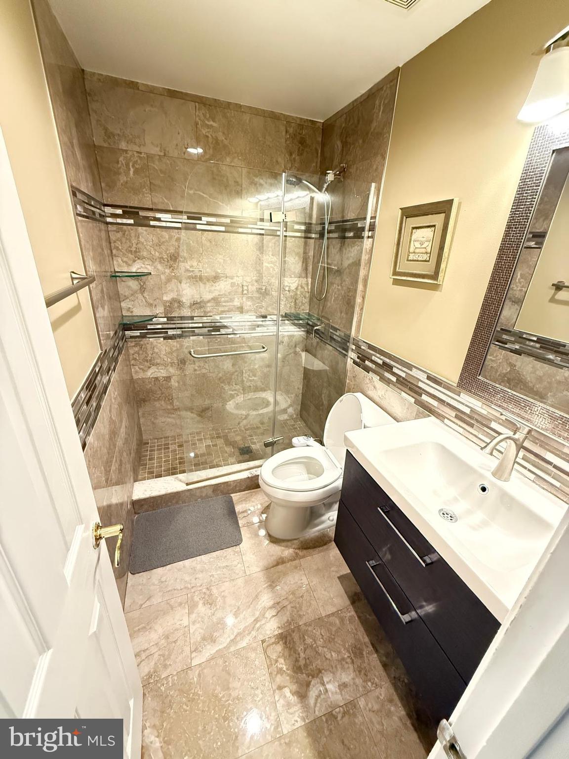 GLEN OAKS CONDOMINIUM - Residential