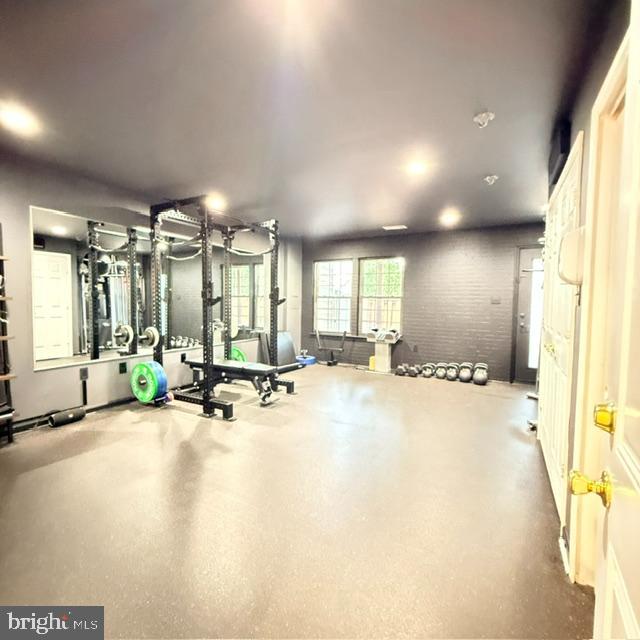 GLEN OAKS CONDOMINIUM - Residential