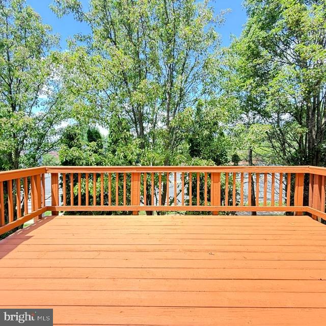GLEN OAKS CONDOMINIUM - Residential