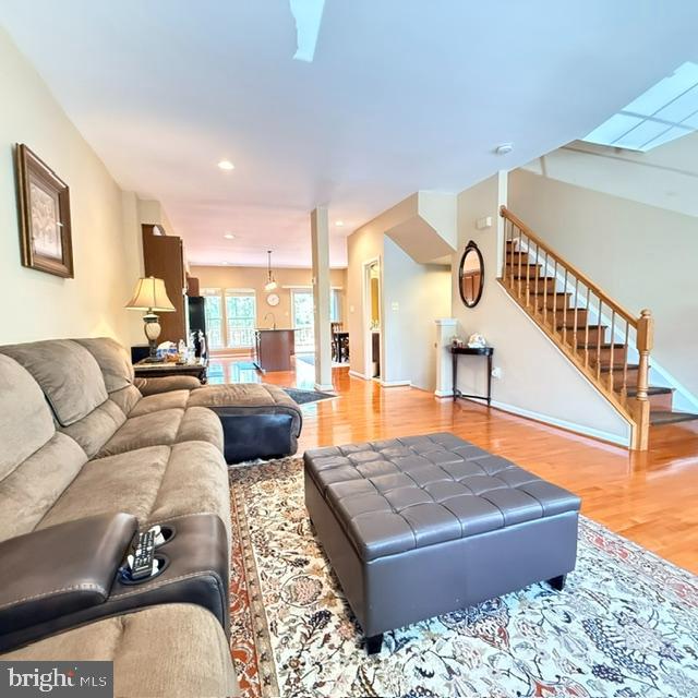 GLEN OAKS CONDOMINIUM - Residential