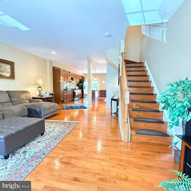 GLEN OAKS CONDOMINIUM - Residential