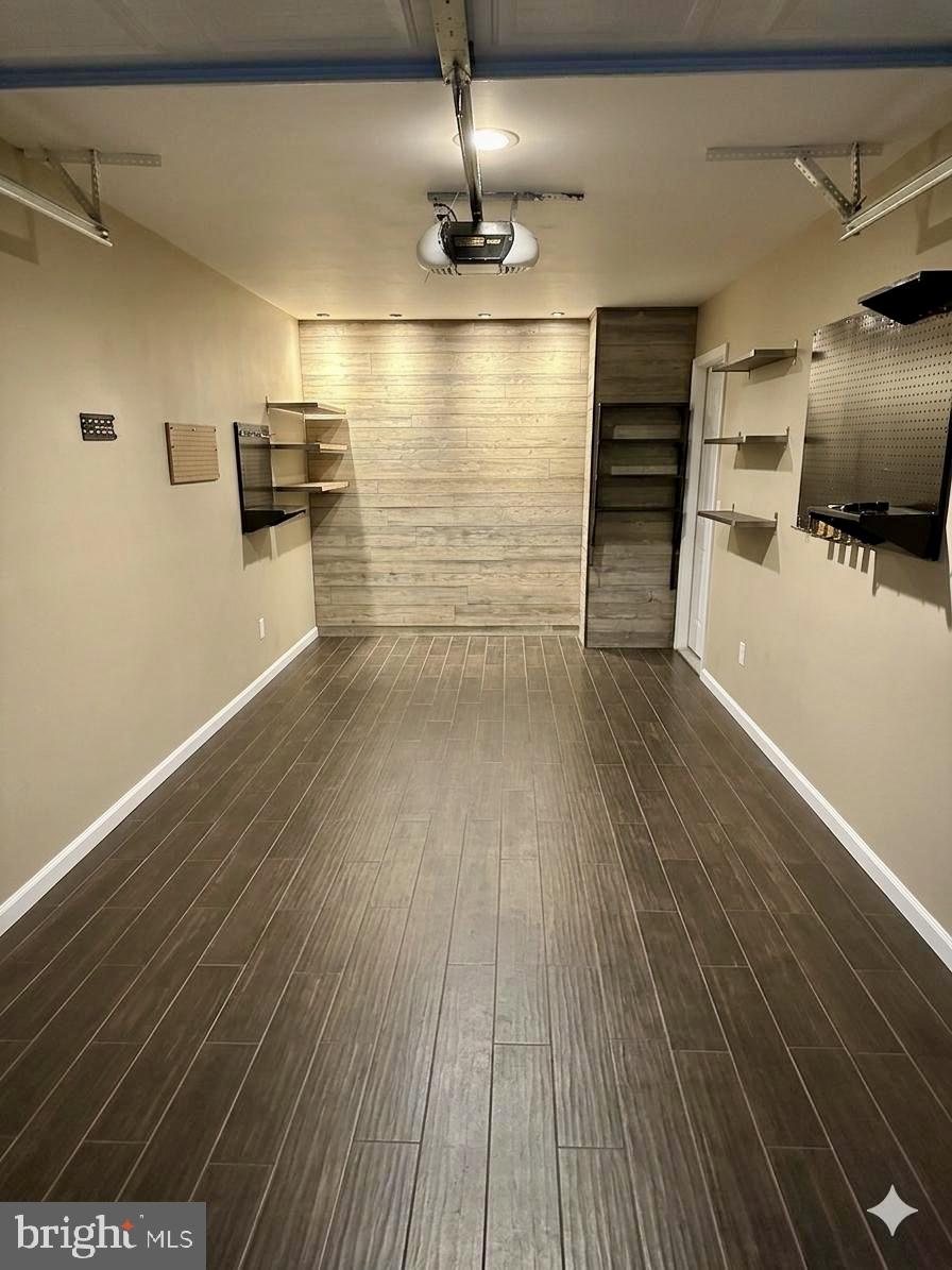 GLEN OAKS CONDOMINIUM - Residential