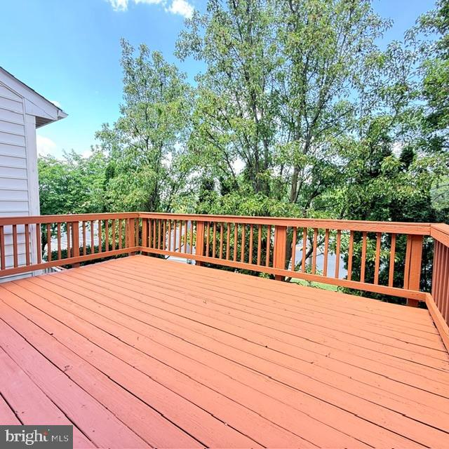 GLEN OAKS CONDOMINIUM - Residential