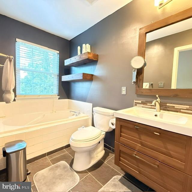 GLEN OAKS CONDOMINIUM - Residential