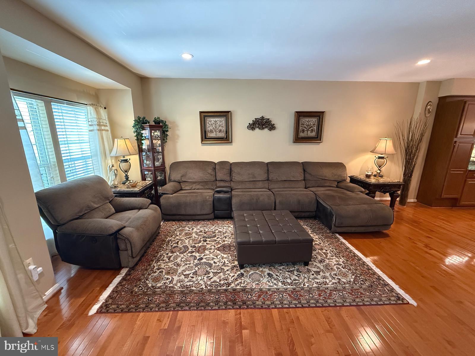 GLEN OAKS CONDOMINIUM - Residential