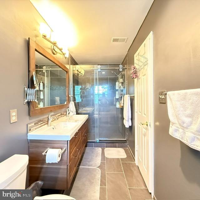 GLEN OAKS CONDOMINIUM - Residential