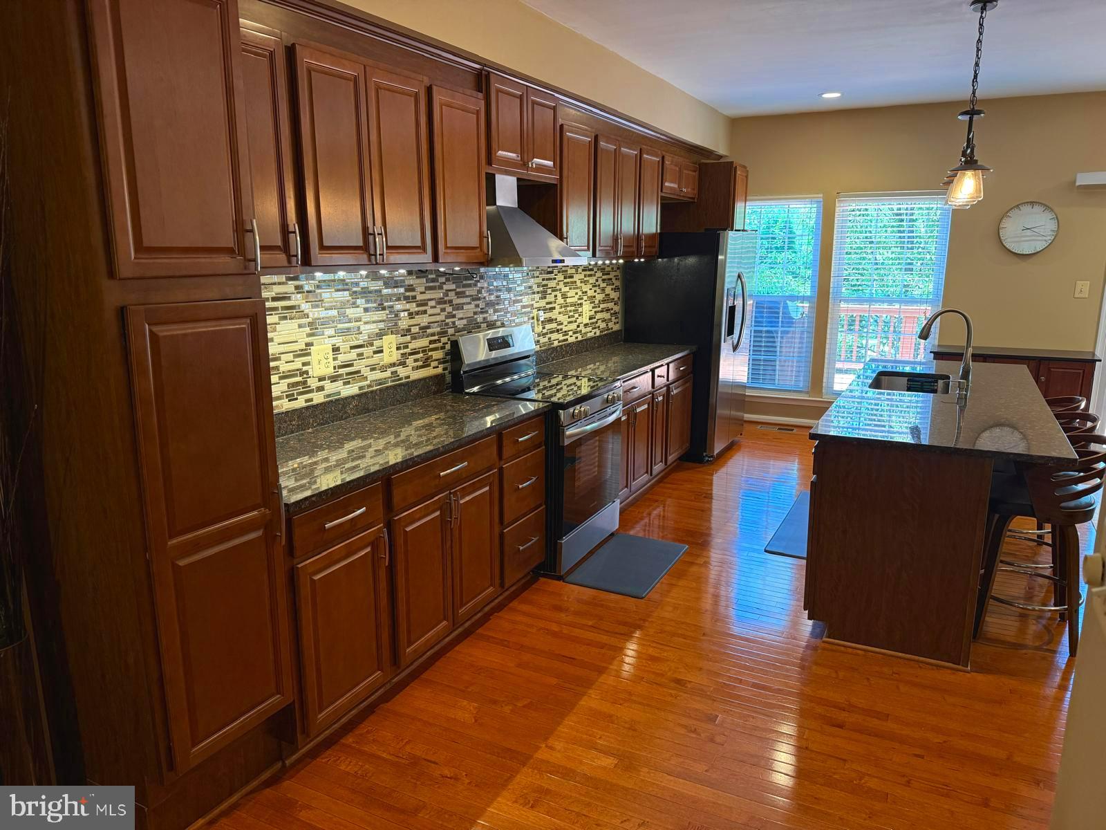 GLEN OAKS CONDOMINIUM - Residential