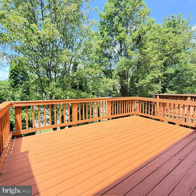 GLEN OAKS CONDOMINIUM - Residential