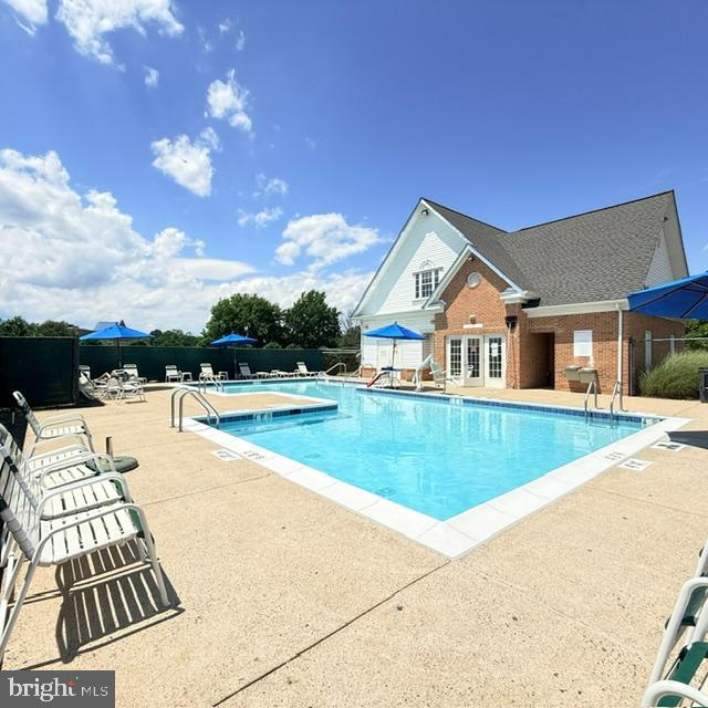 GLEN OAKS CONDOMINIUM - Residential