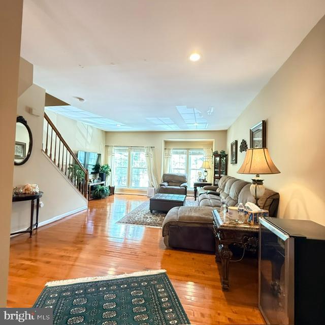 GLEN OAKS CONDOMINIUM - Residential