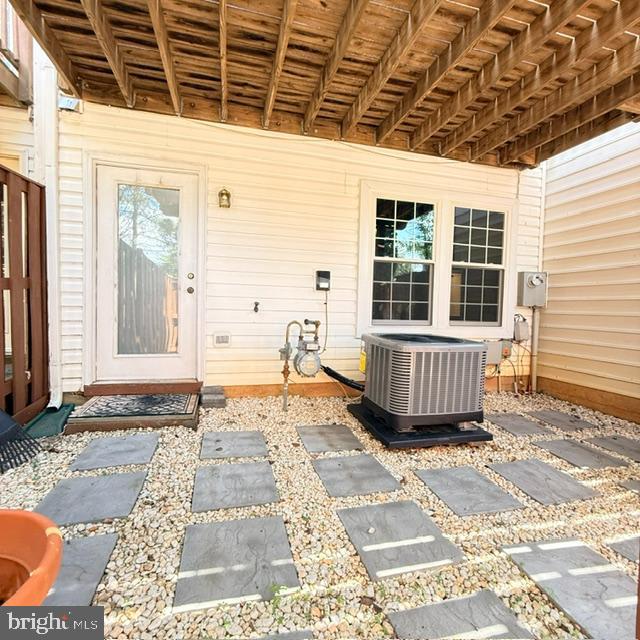 GLEN OAKS CONDOMINIUM - Residential