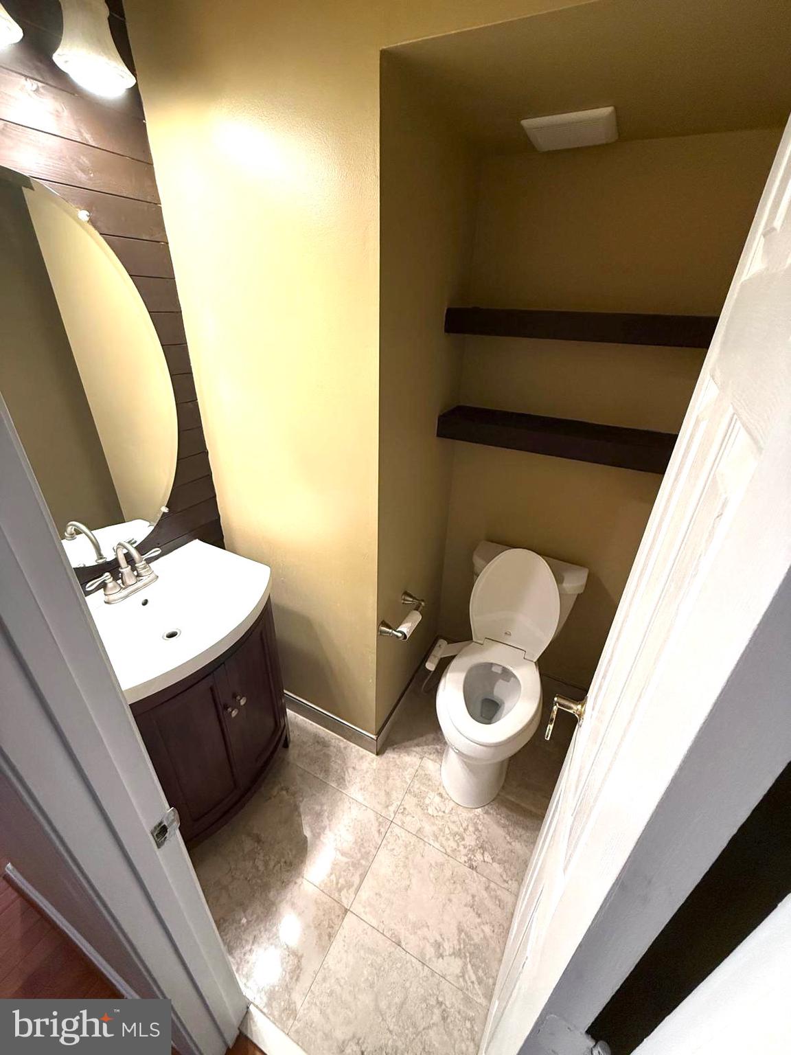 GLEN OAKS CONDOMINIUM - Residential
