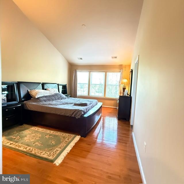 GLEN OAKS CONDOMINIUM - Residential