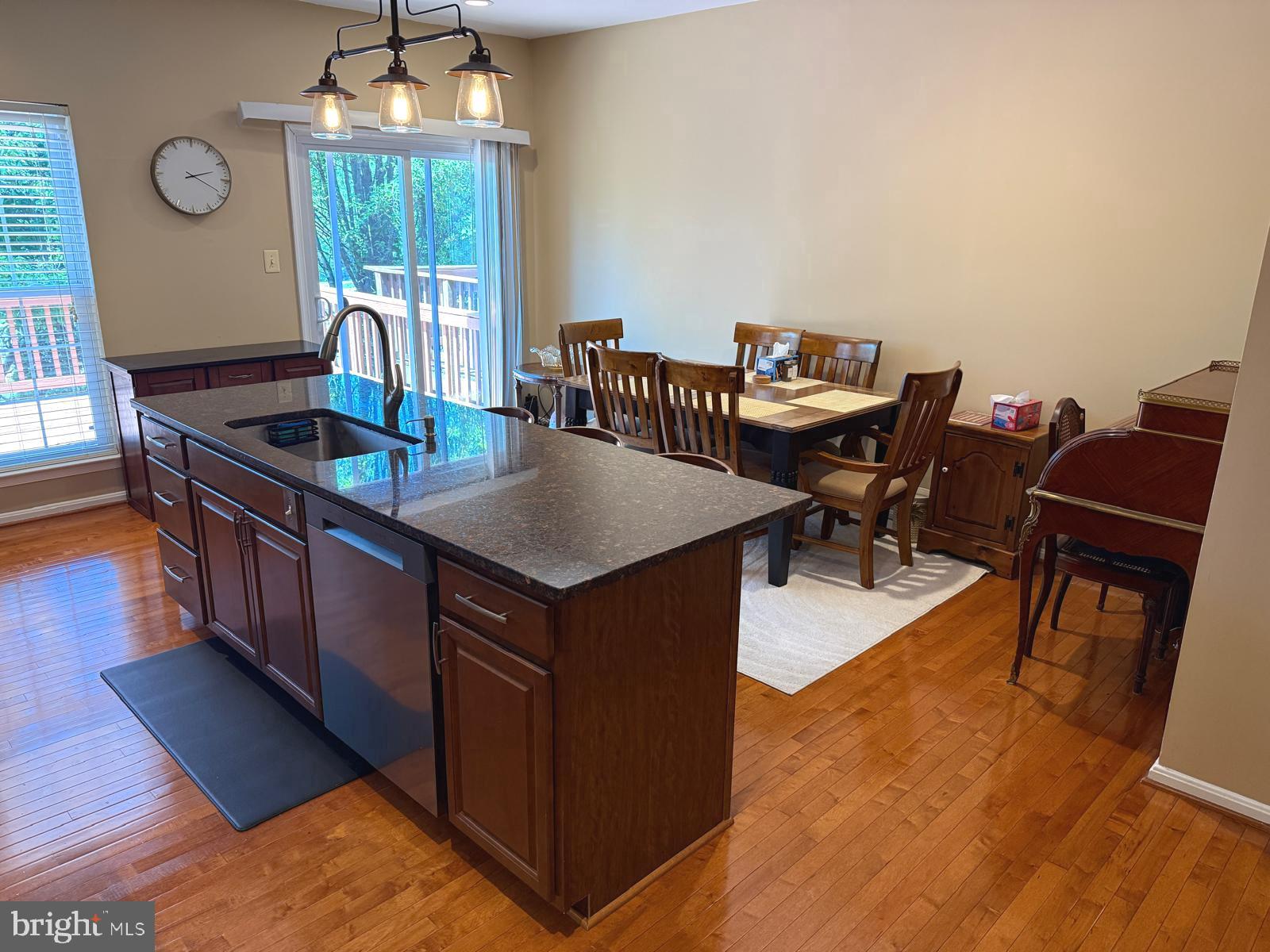 GLEN OAKS CONDOMINIUM - Residential