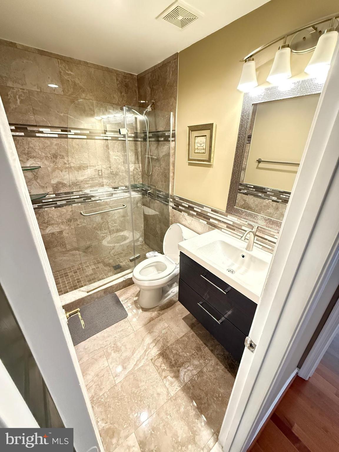 GLEN OAKS CONDOMINIUM - Residential