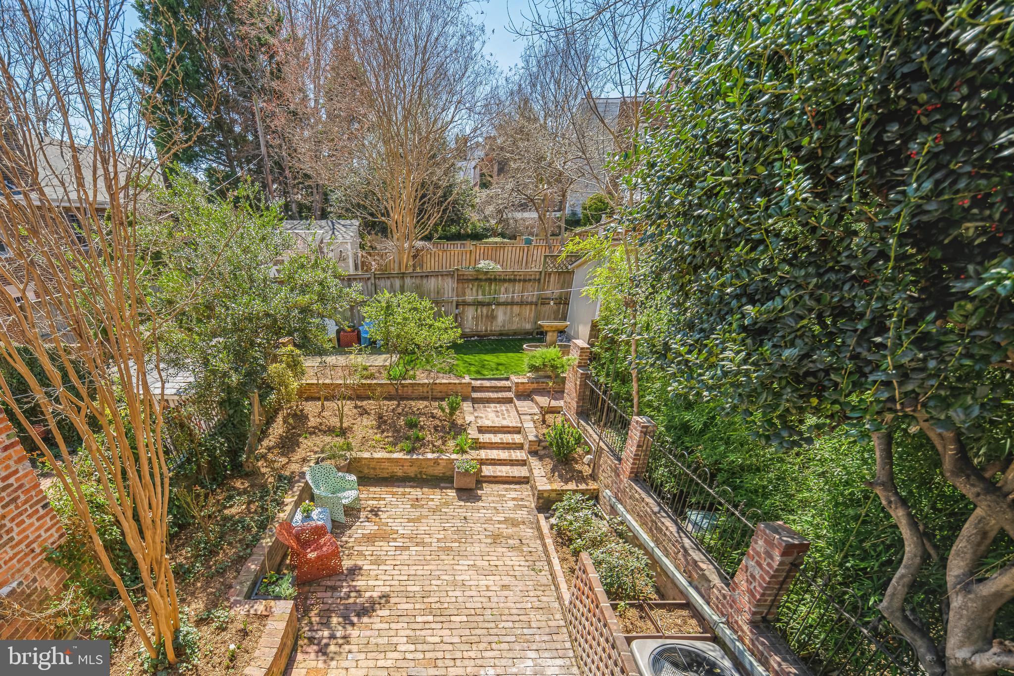 OLD TOWN ALEXANDRIA - Residential
