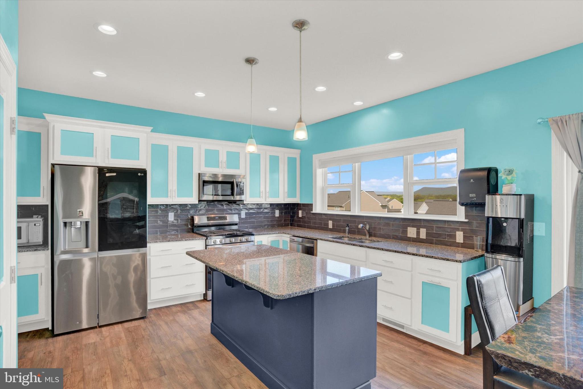 MOUNTAIN VIEW ESTATES - Residential