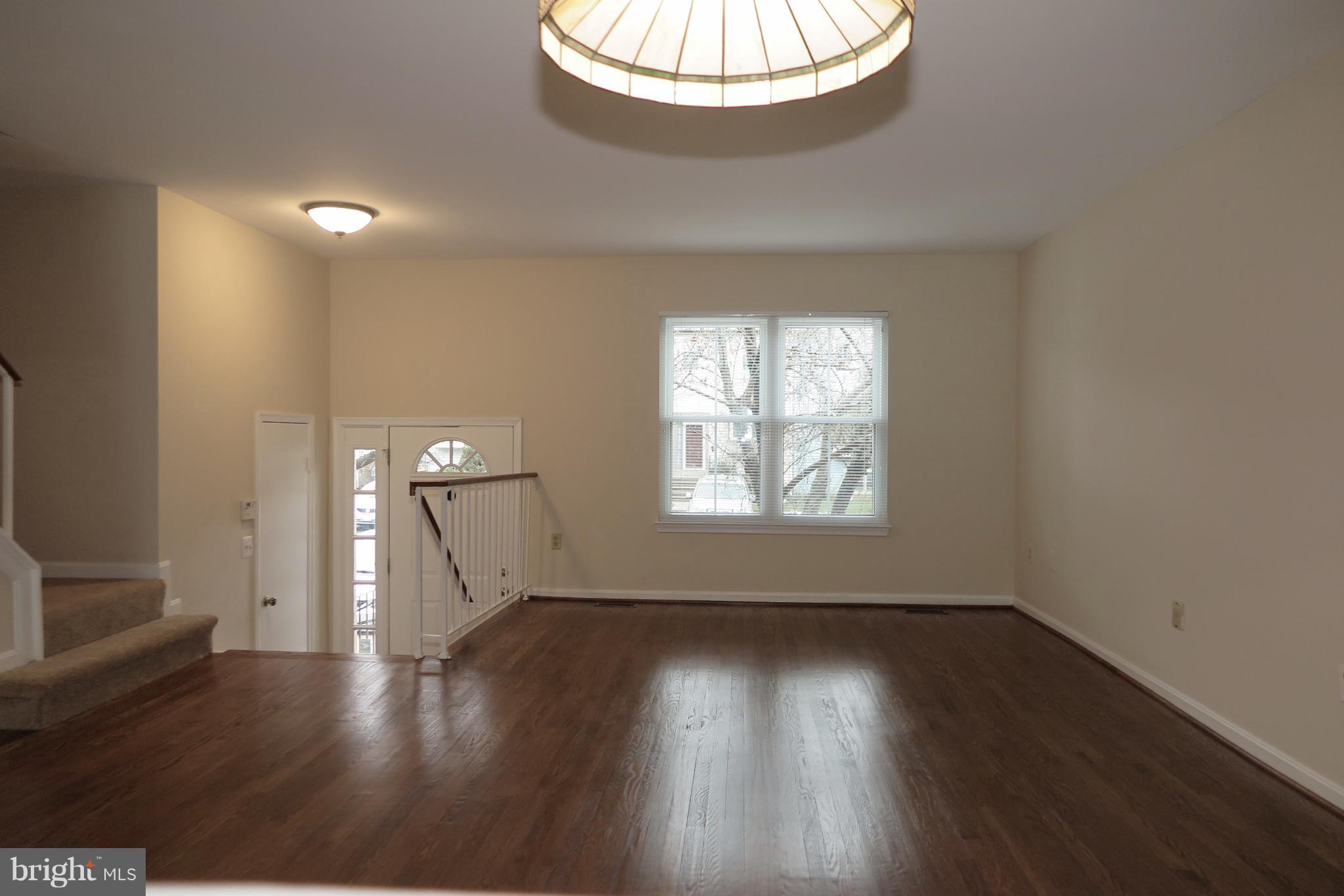 WILLIAMSBURG VILLAGE - Residential Lease
