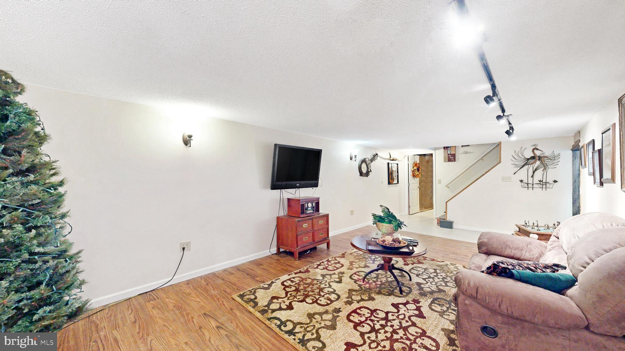 BROOKFIELD - Residential