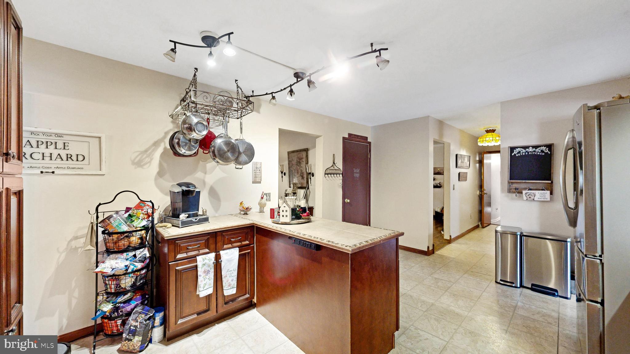 BROOKFIELD - Residential