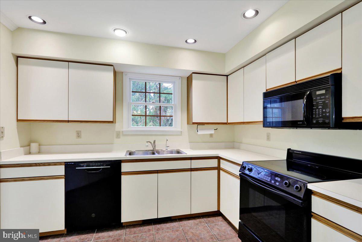 WYOMISSING MEADOWS - Residential