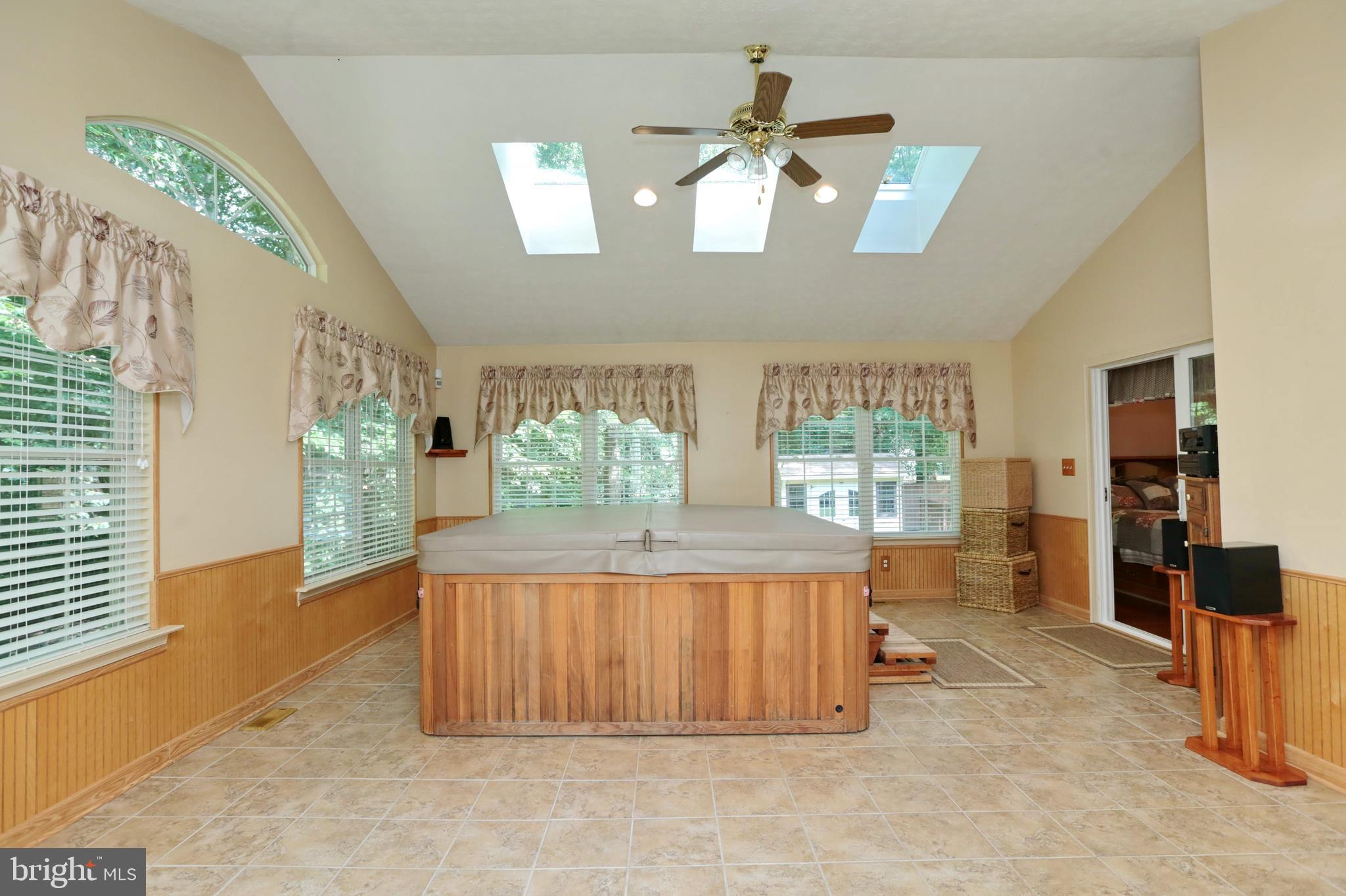 SPRINGHAVEN WOODS - Residential
