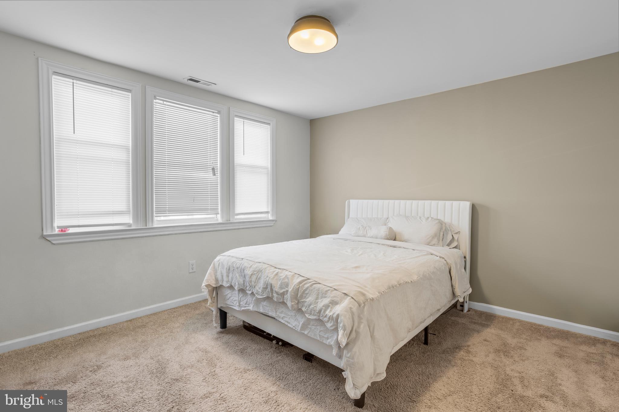 HOWARD PARK - Residential