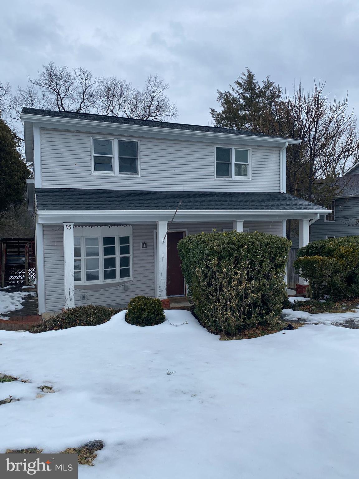 Spacious 2-story home in historic Bolivar, featuring 4 bedrooms and 2 full baths. There is ample storage in the elevated kitchen, which looks out over the back yard. Several built-ins add charm to this lovely home.