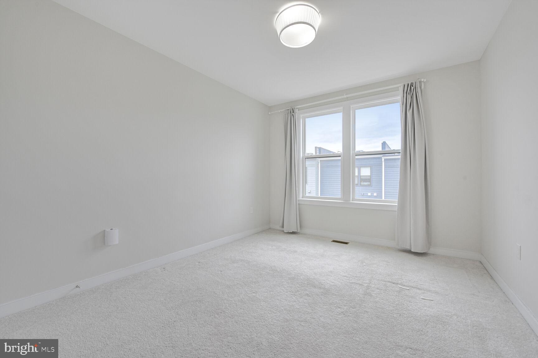METROPARK AT ARROWBROOK - Residential Lease