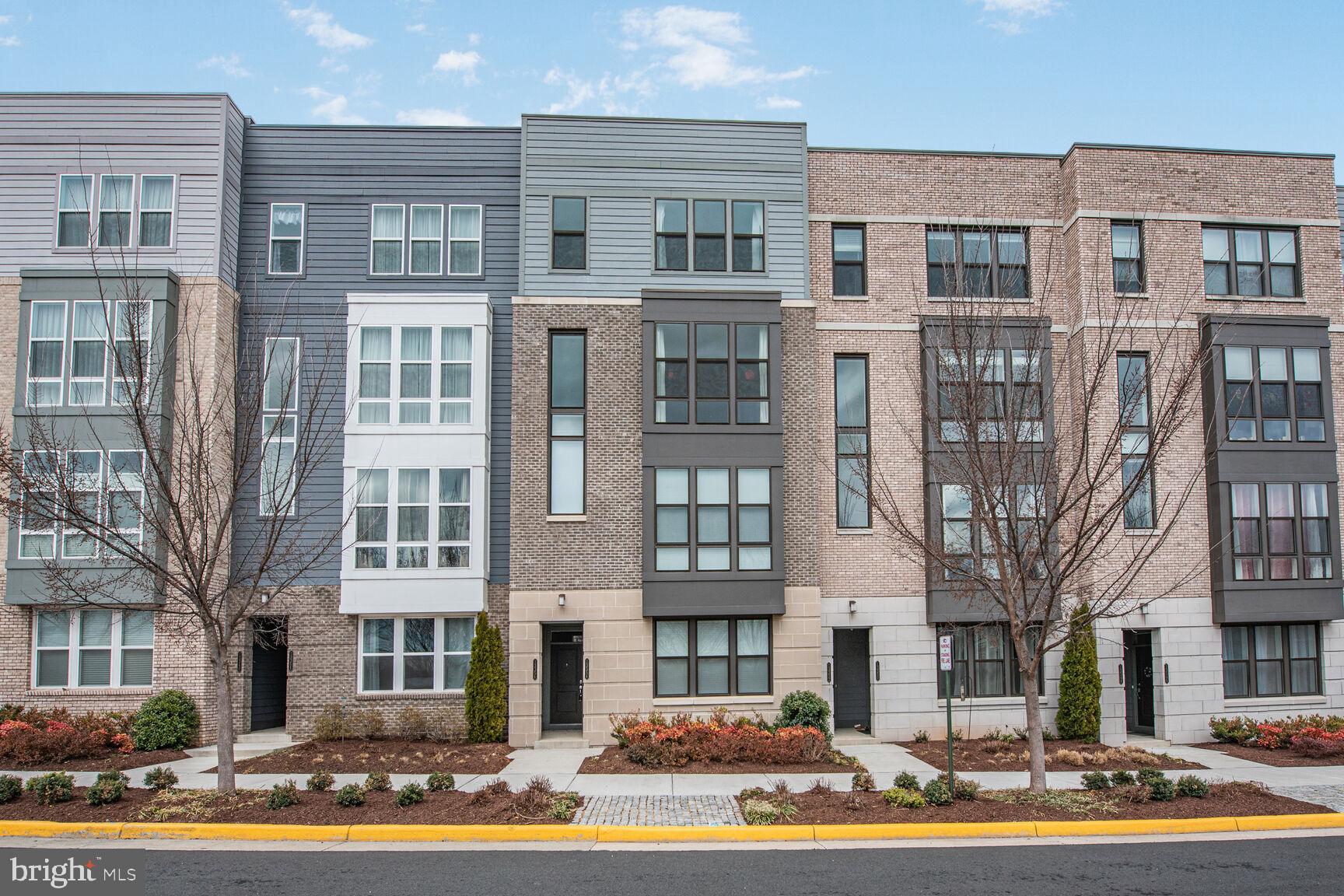 METROPARK AT ARROWBROOK - Residential Lease