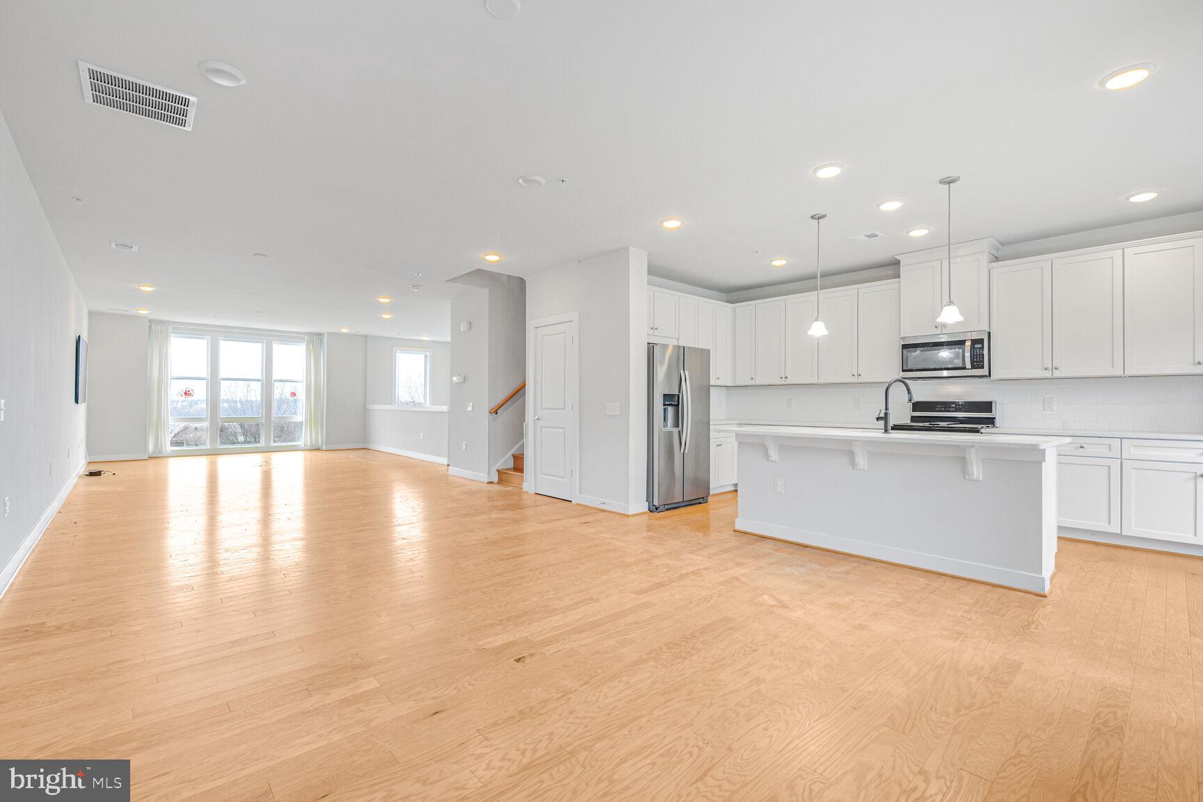 METROPARK AT ARROWBROOK - Residential Lease