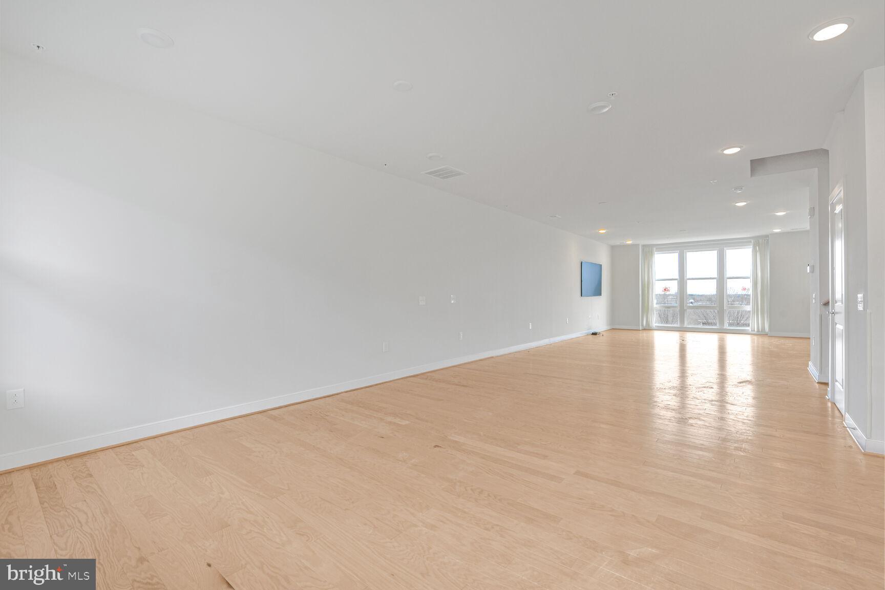 METROPARK AT ARROWBROOK - Residential Lease