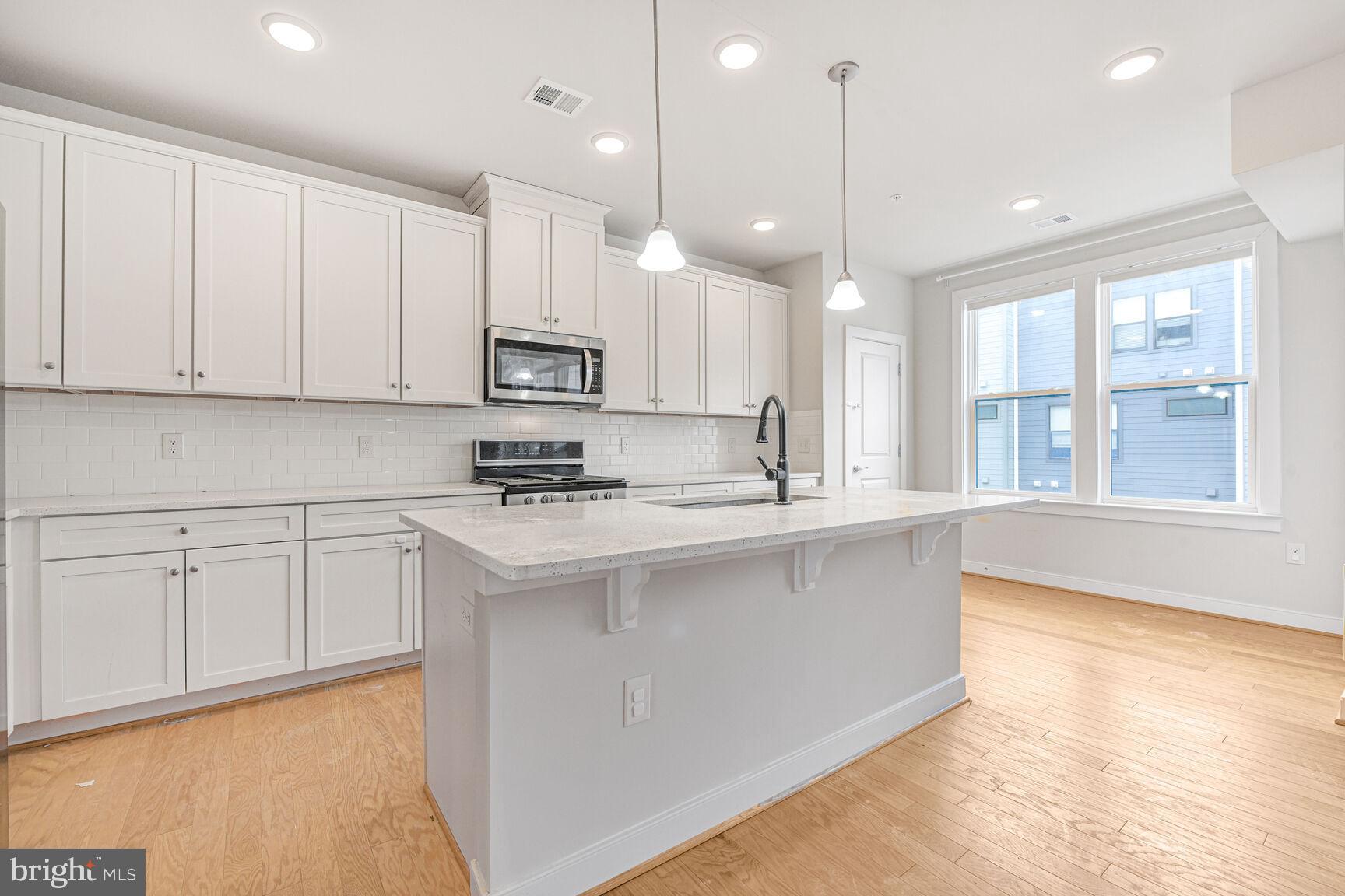 METROPARK AT ARROWBROOK - Residential Lease