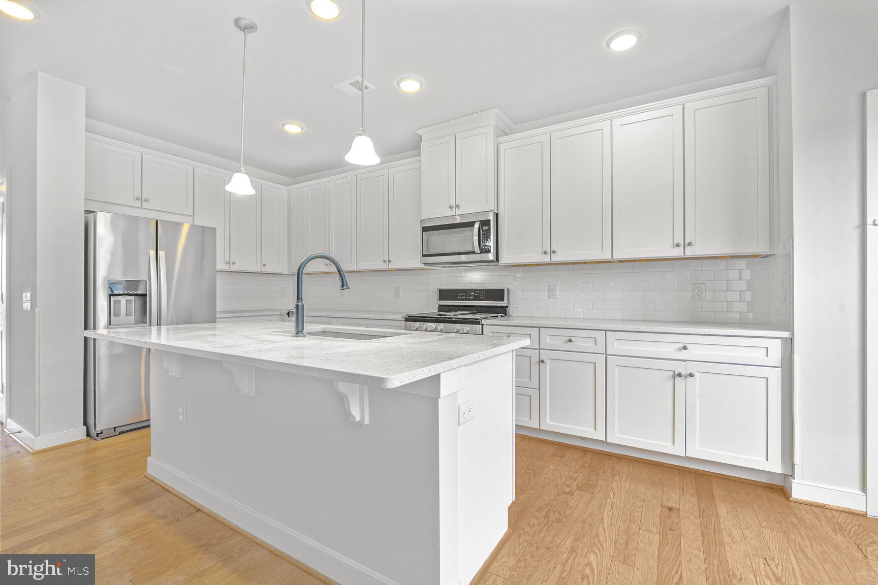 METROPARK AT ARROWBROOK - Residential Lease