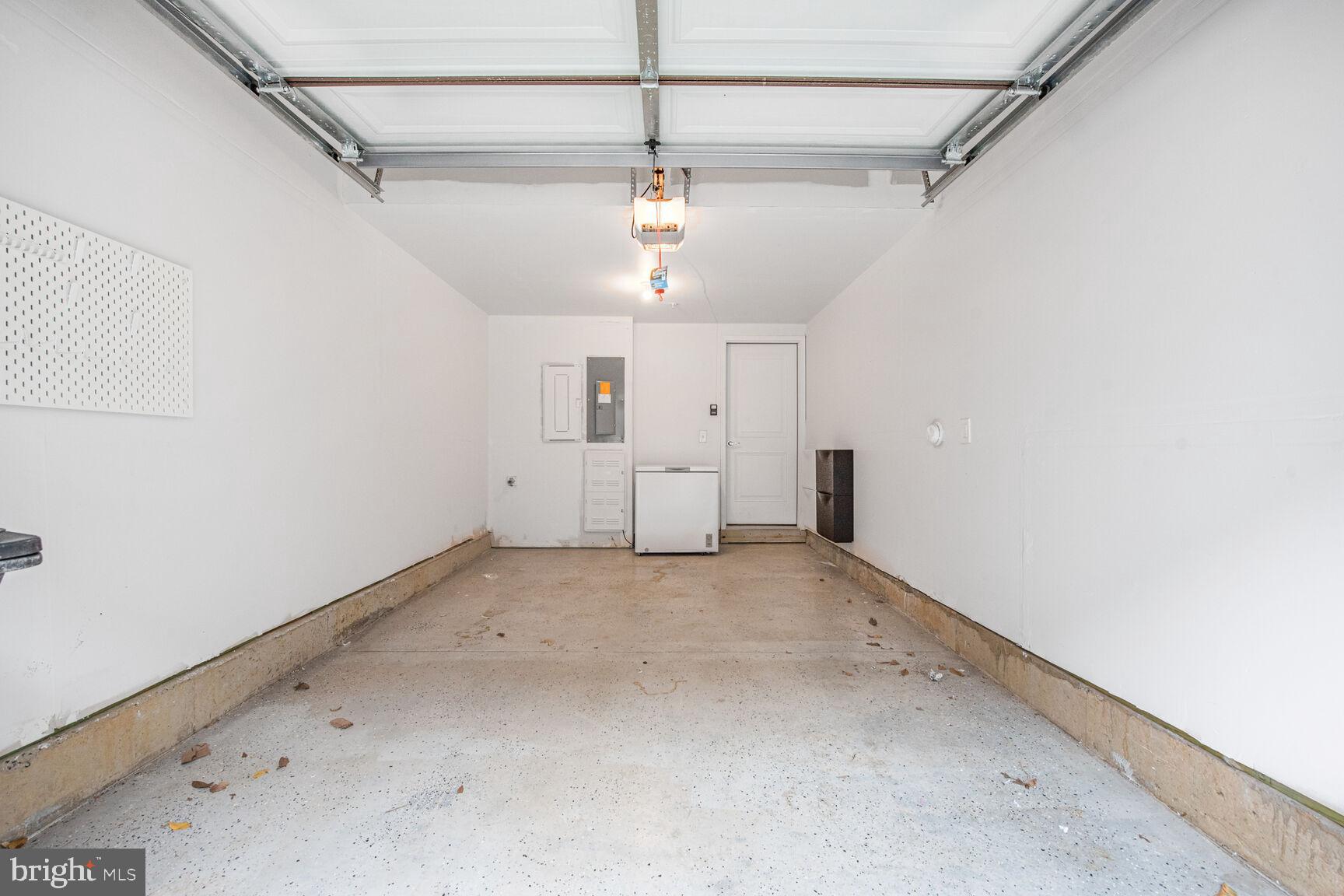 METROPARK AT ARROWBROOK - Residential Lease