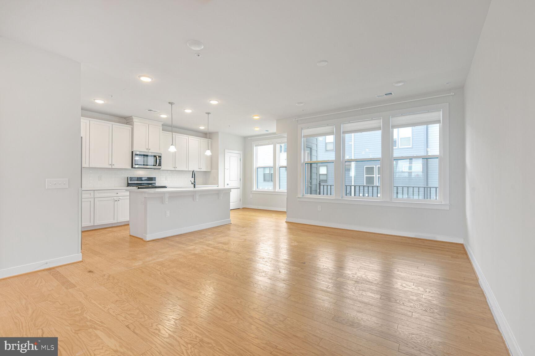 METROPARK AT ARROWBROOK - Residential Lease