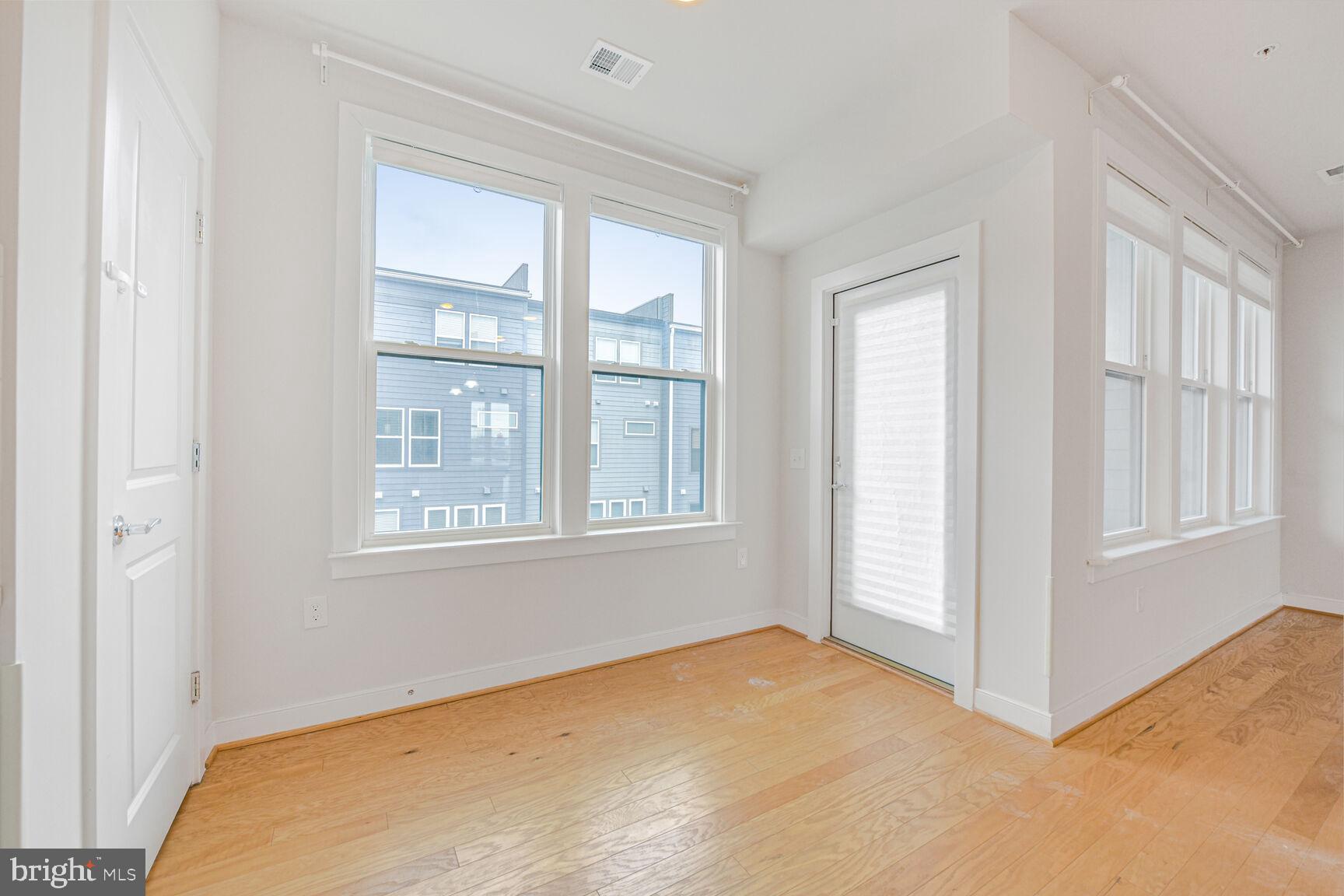 METROPARK AT ARROWBROOK - Residential Lease