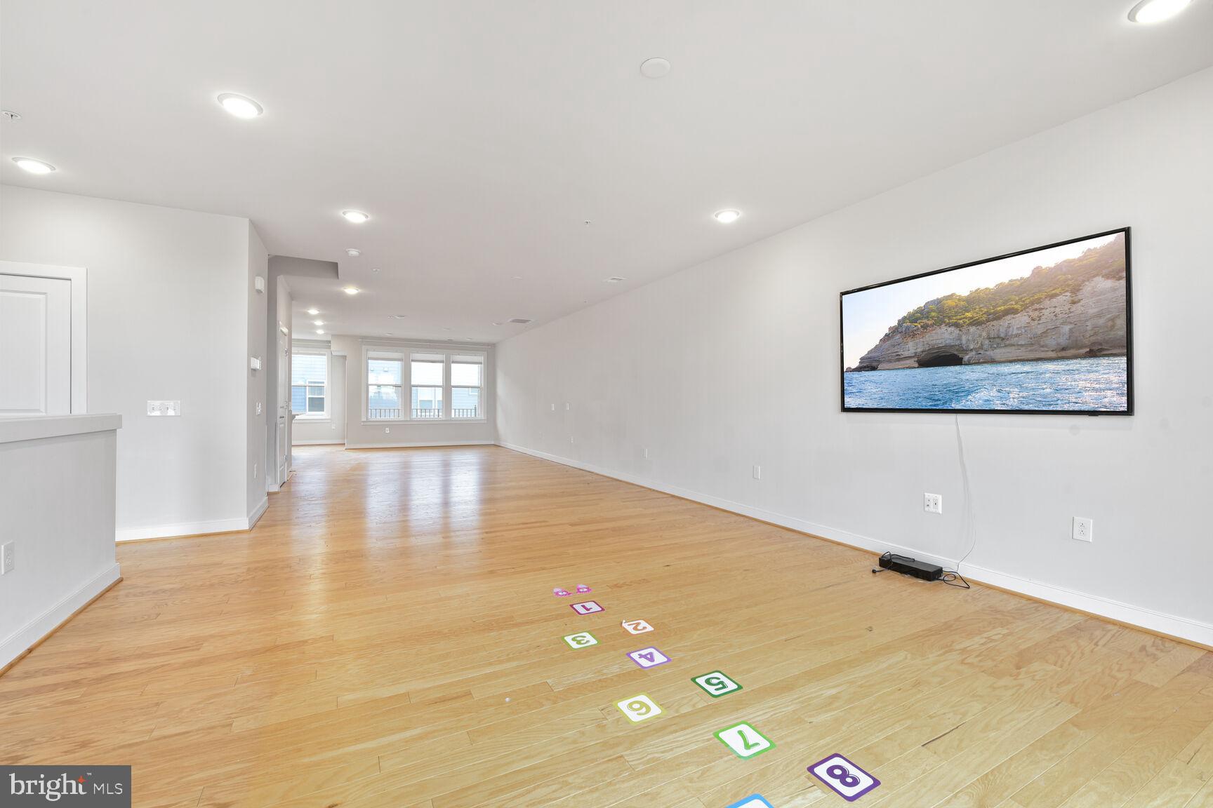 METROPARK AT ARROWBROOK - Residential Lease