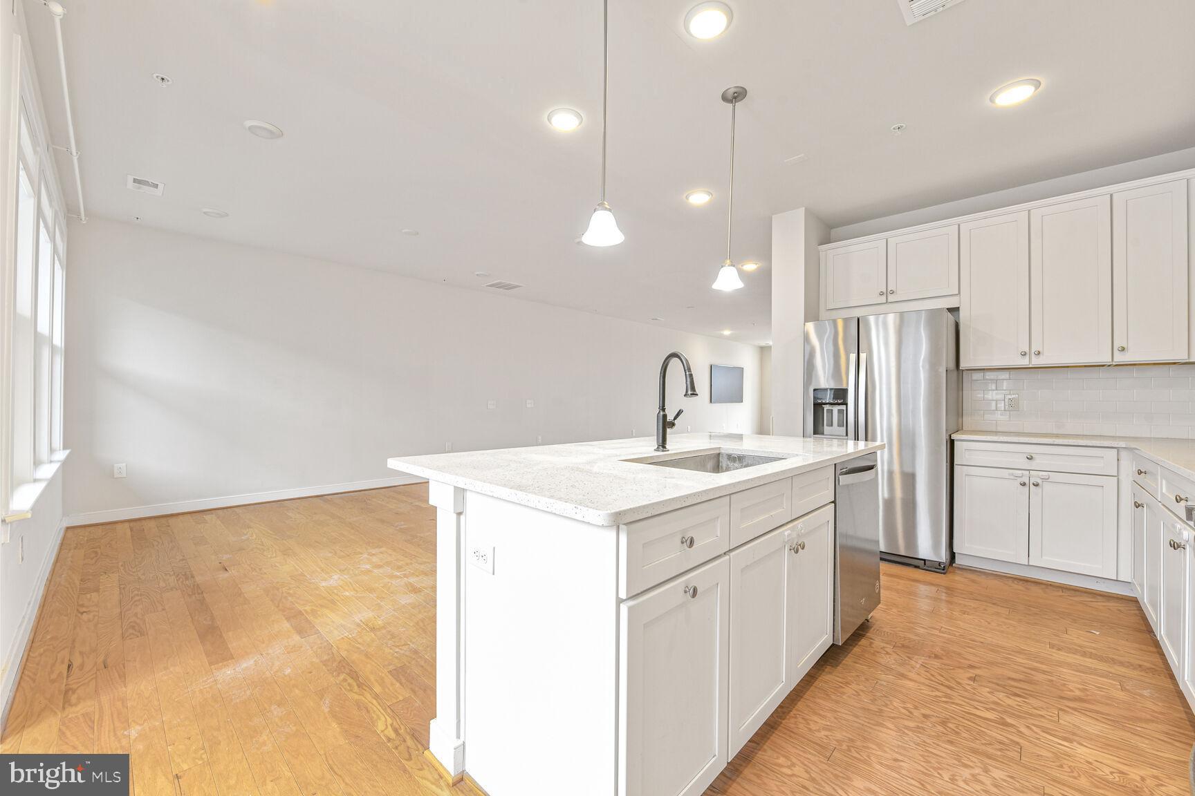 METROPARK AT ARROWBROOK - Residential Lease