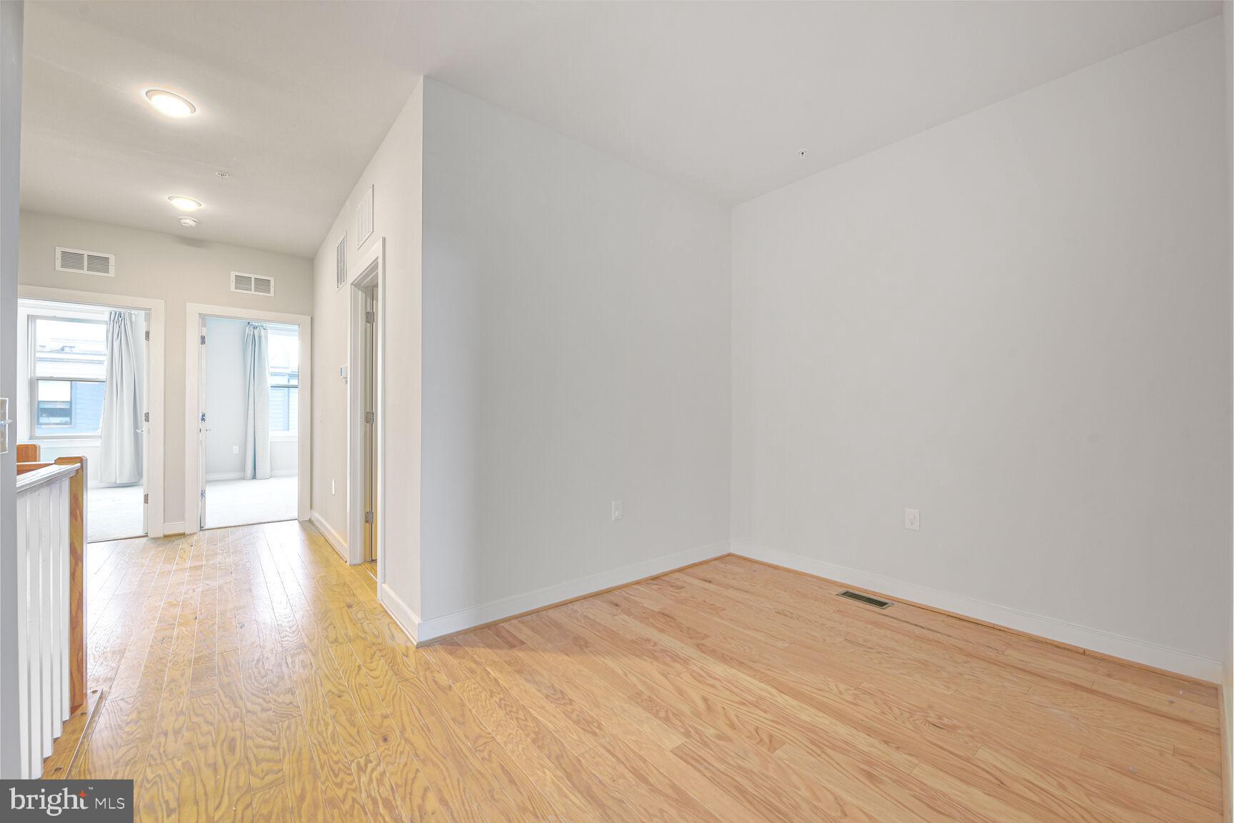 METROPARK AT ARROWBROOK - Residential Lease