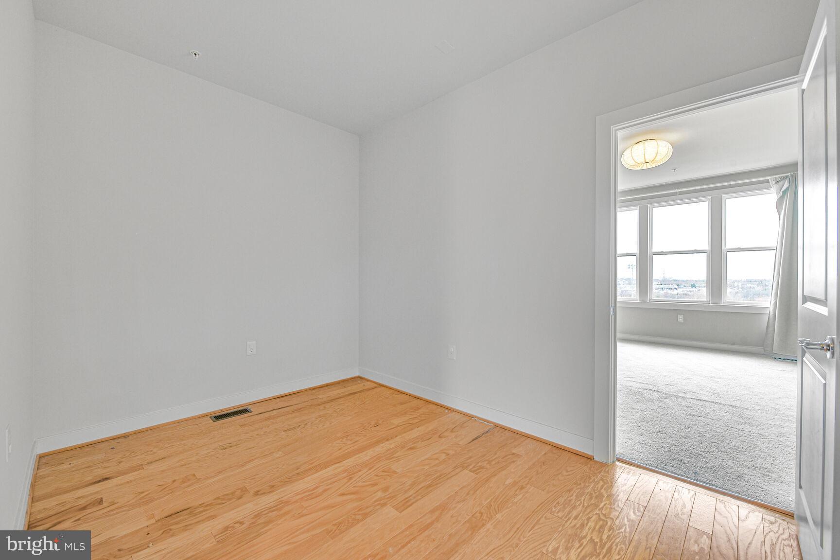 METROPARK AT ARROWBROOK - Residential Lease