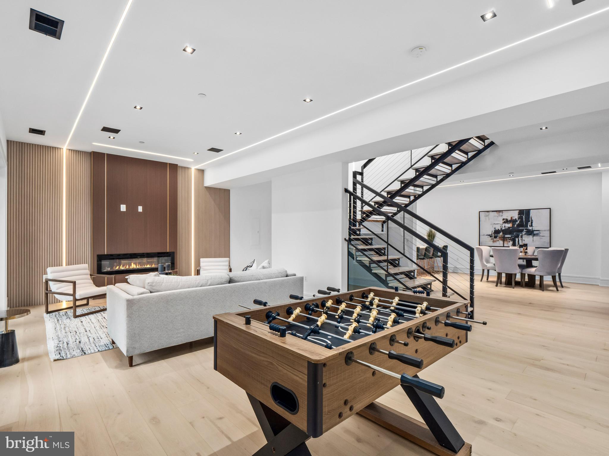 FAIRWAY HILLS - Residential