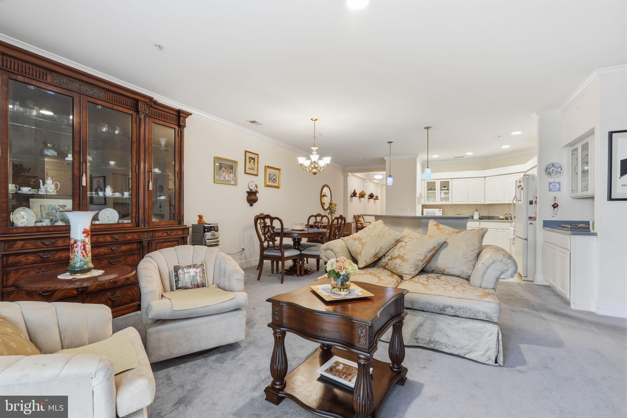 MERIDIAN VALLEY SQ - Residential