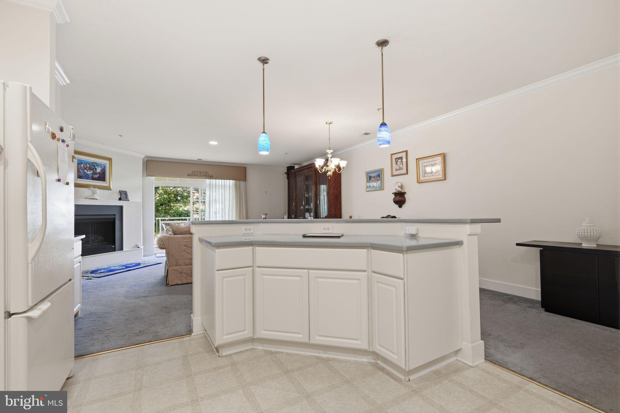 MERIDIAN VALLEY SQ - Residential