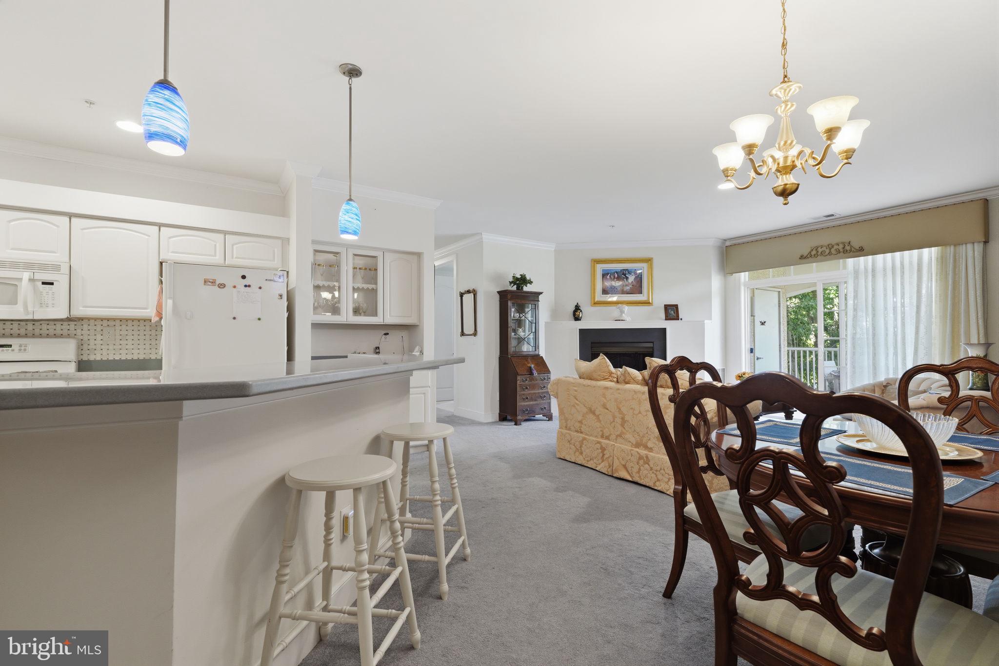 MERIDIAN VALLEY SQ - Residential
