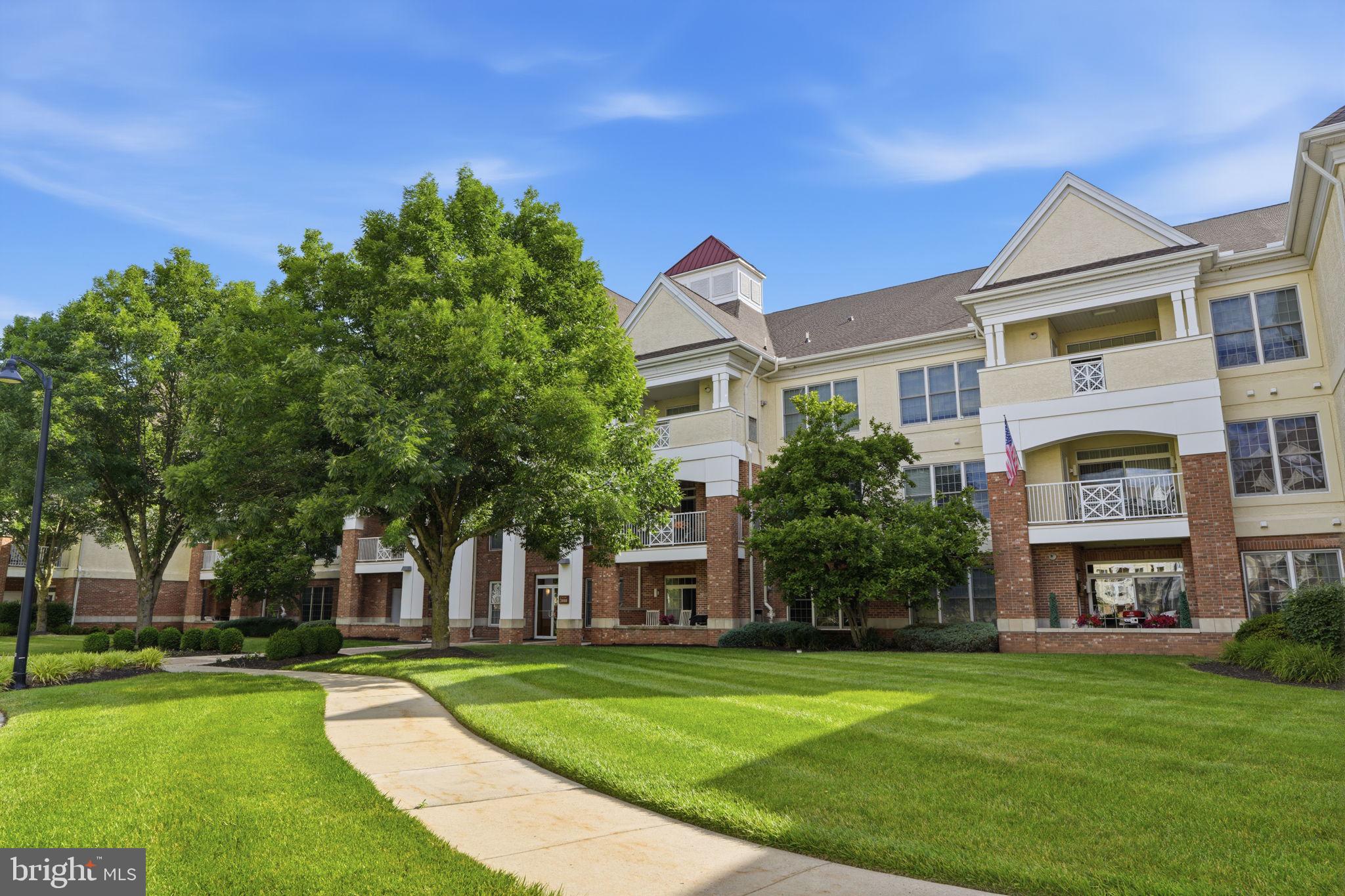 MERIDIAN VALLEY SQ - Residential